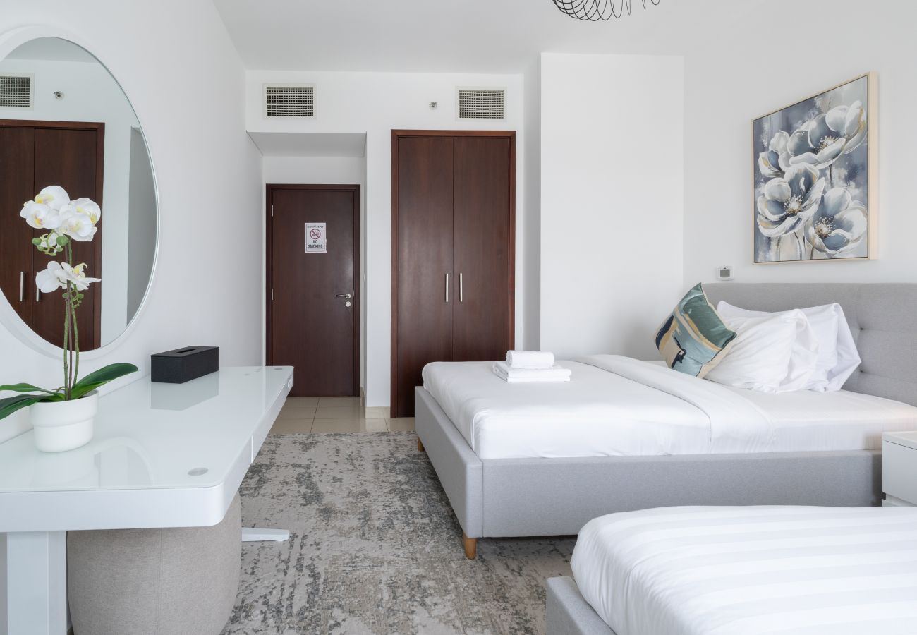 Apartment in Dubai -  Spectacular 2BR with Burj Khalifa & Fountain View