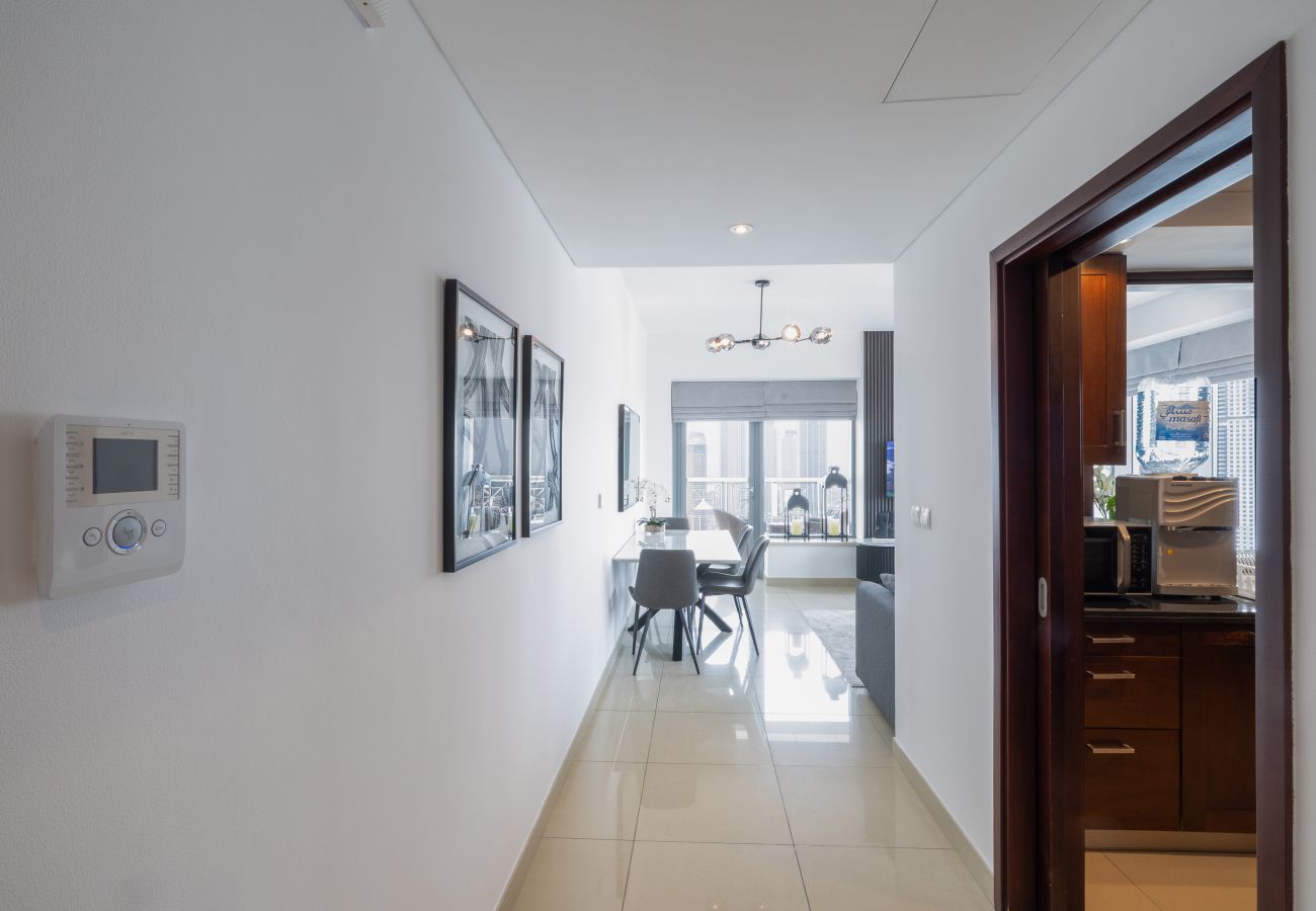 Apartment in Dubai -  Spectacular 2BR with Burj Khalifa & Fountain View
