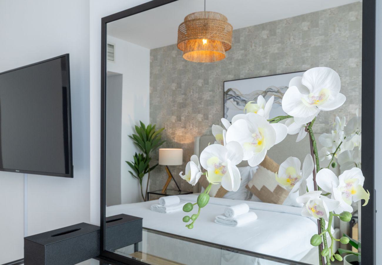 Apartment in Dubai -  Spectacular 2BR with Burj Khalifa & Fountain View