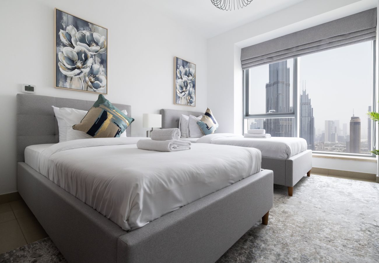 Apartment in Dubai -  Spectacular 2BR with Burj Khalifa & Fountain View
