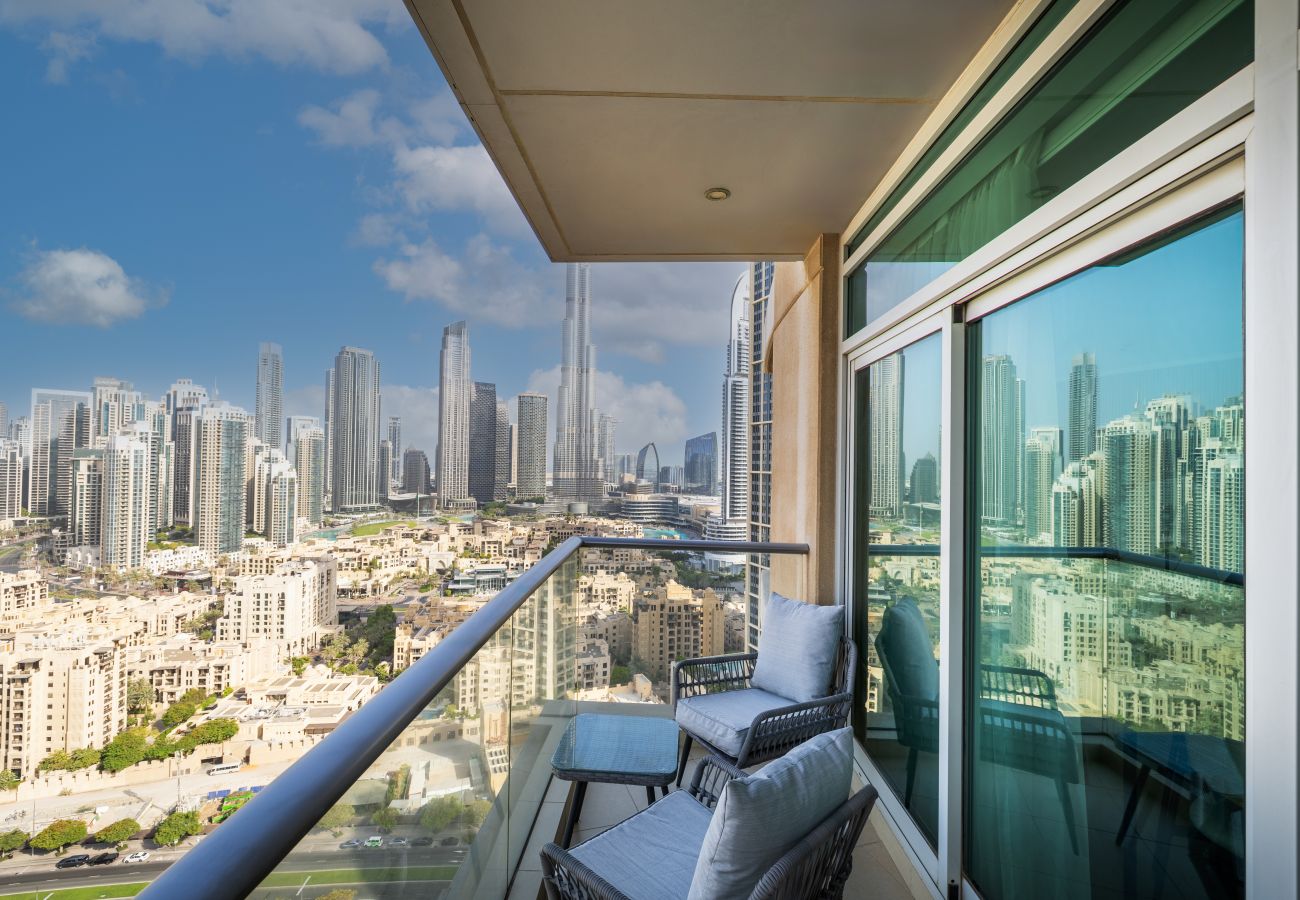 Apartment in Dubai - Upgraded Apartment w/ Stunning Burj Khalifa View 