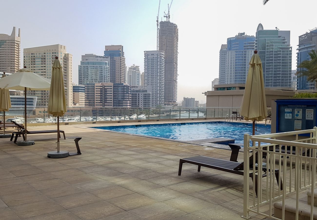 Apartment in Dubai - Chic 1BR Oasis in the Heart of Dubai Marina