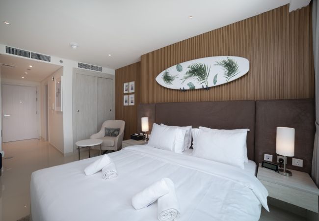 Apartment in Dubai - Signature Studio W/ Full Sea View on Palm Jumeirah