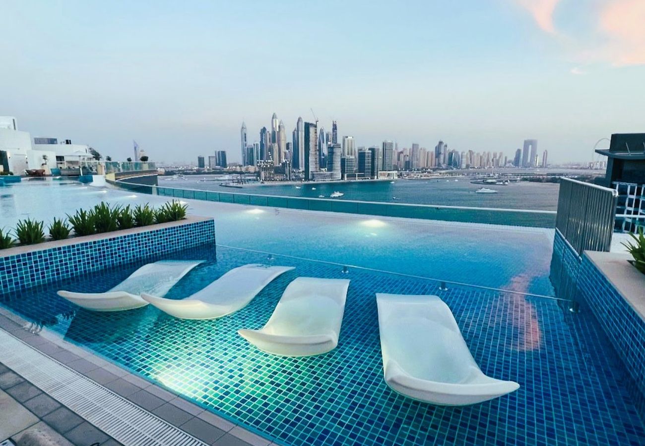 Apartment in Dubai - Signature Studio at Seven Palm, Infinity Pool & Beach AccessAccess