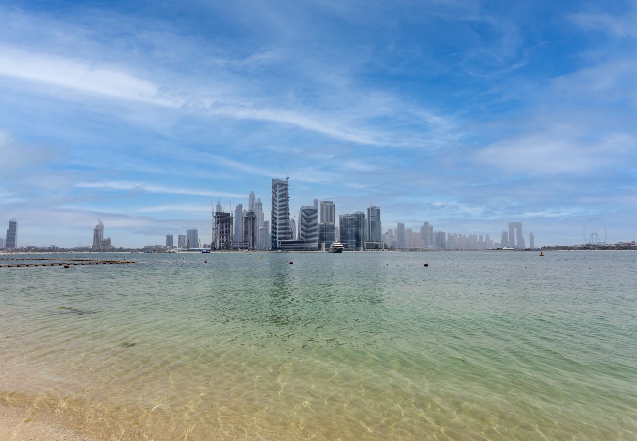 Studio in Dubai - LUXE Studio at Seven Palm with Infinity Pool