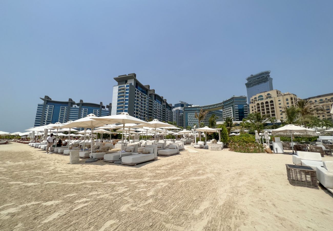 Studio in Dubai - LUXE Studio at Seven Palm with Infinity Pool