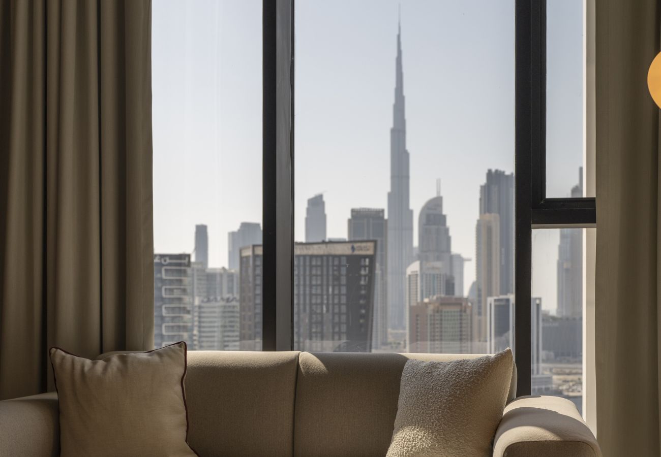 Apartment in Dubai - Upscale Studio w/ Burj View, Upside Living