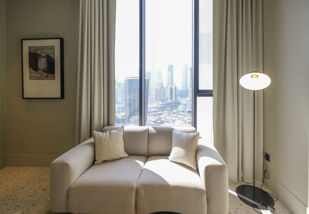 Apartment in Dubai - Upscale Studio w/ Burj View, Upside Living