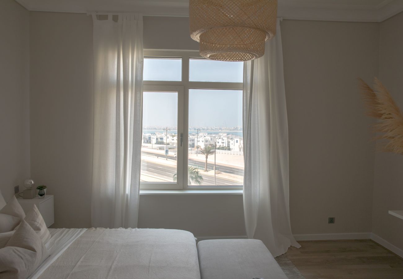 Апартаменты на Dubai - 2BR Palm Jumeirah with Beach Access & Complimentary Golf 