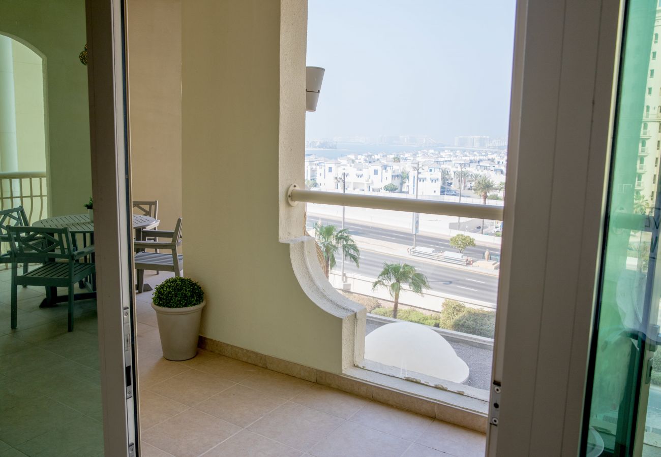 Апартаменты на Dubai - 2BR Palm Jumeirah with Beach Access & Complimentary Golf 