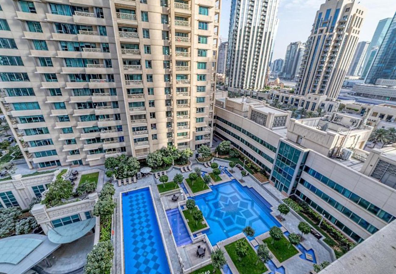 Апартаменты на Dubai - Luxury 2BR Downtown Apt: Burj & Fountain Views